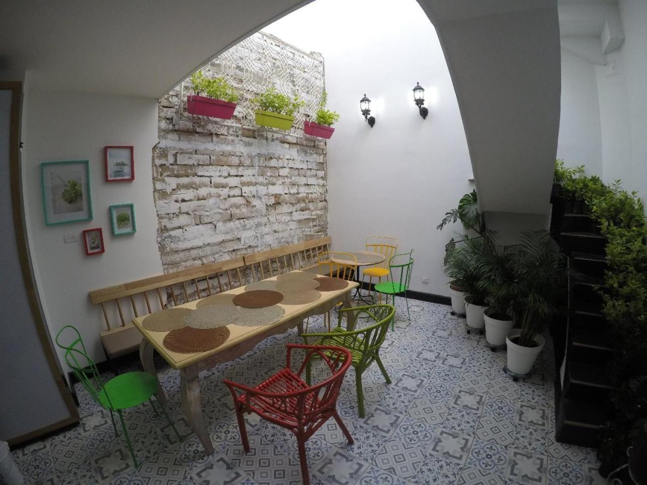 Nomad Hostel Medellín Buitenkant foto