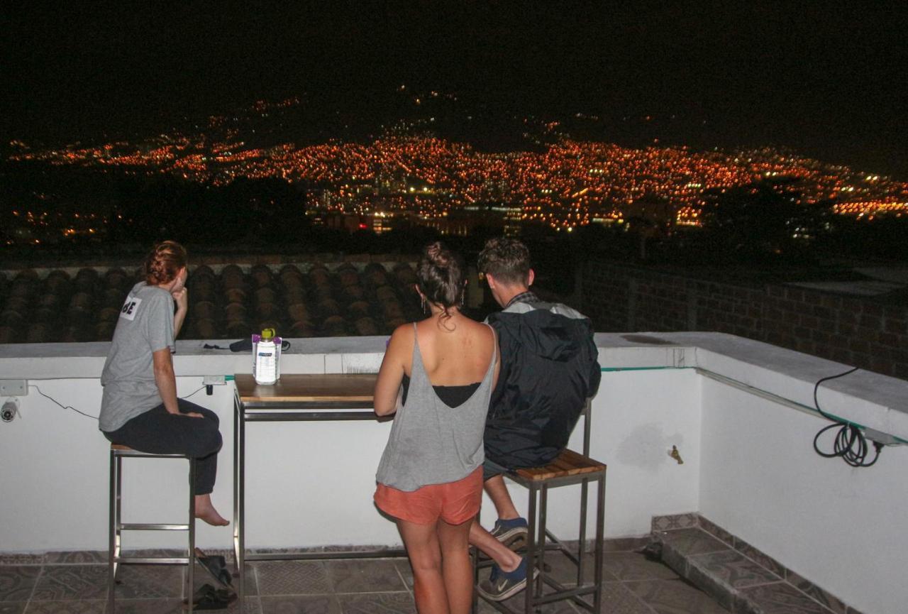 Nomad Hostel Medellín Buitenkant foto